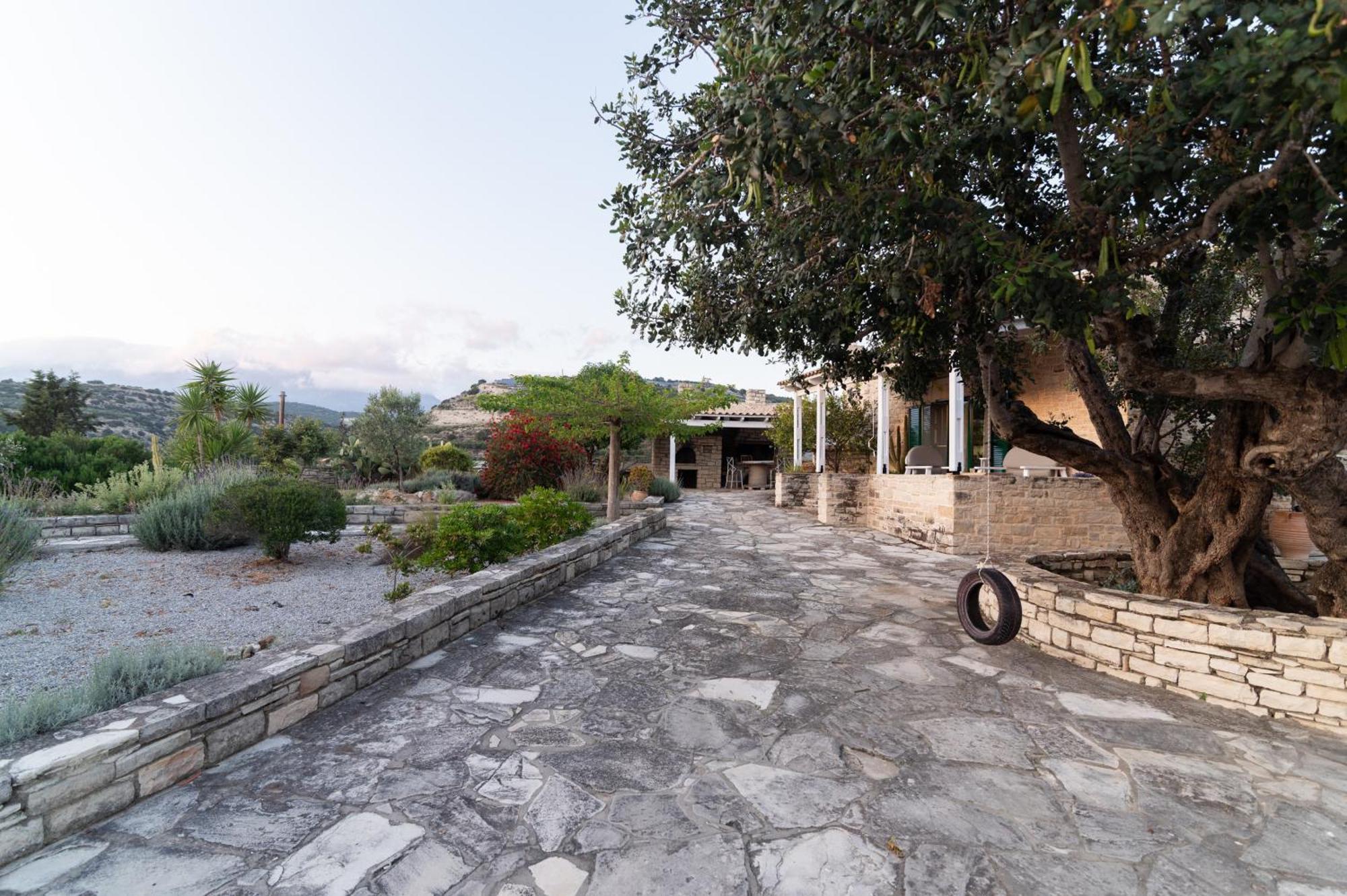 Carob Villa Moírai 外观 照片