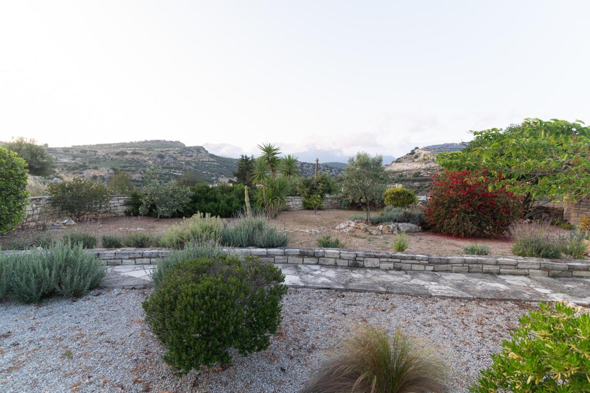 Carob Villa Moírai 外观 照片