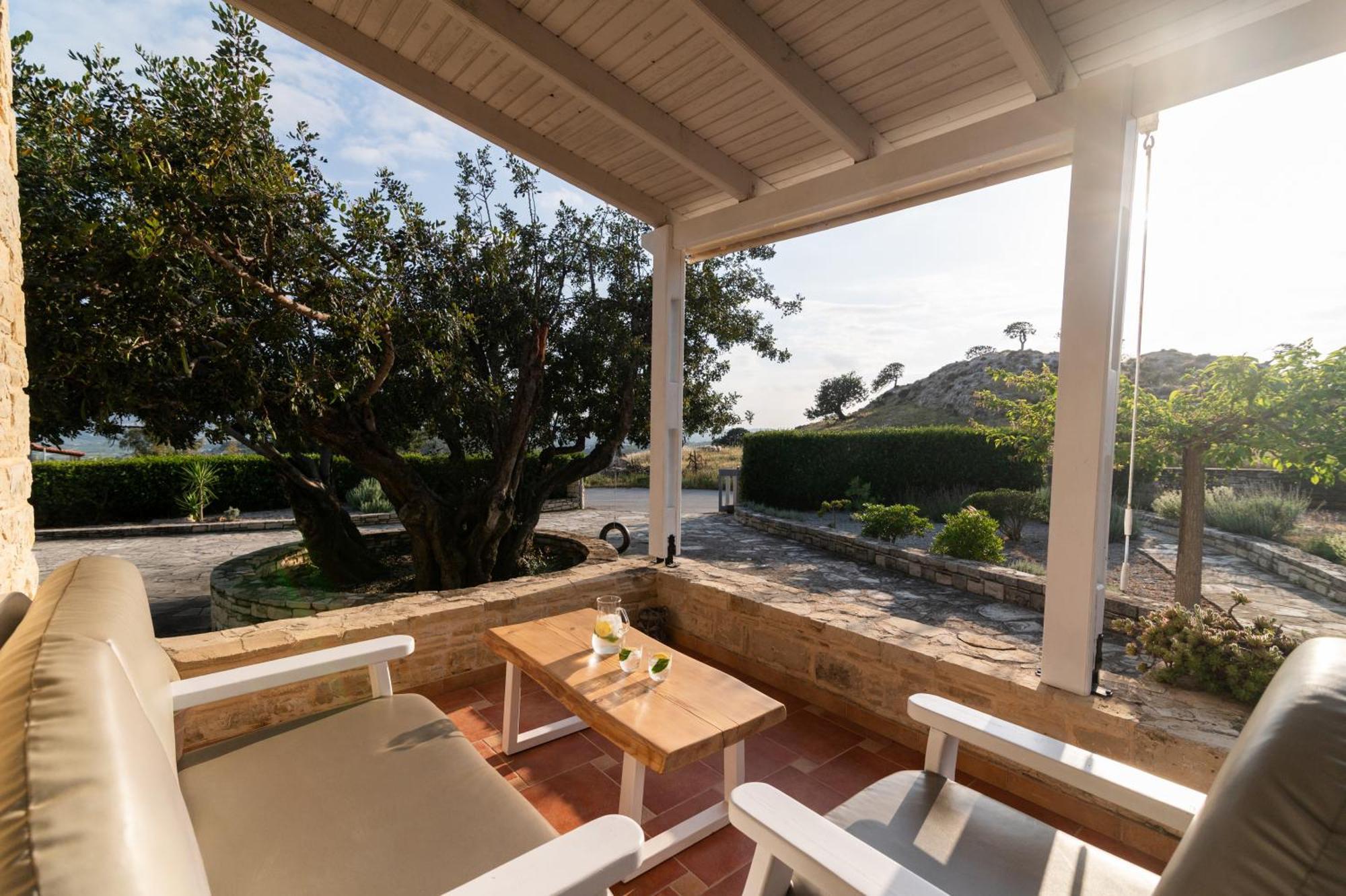 Carob Villa Moírai 外观 照片